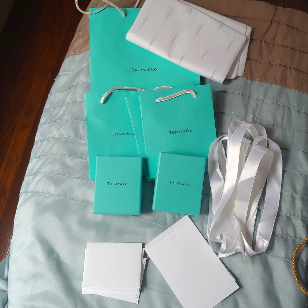 Tiffany &Co boxes and paper bags set